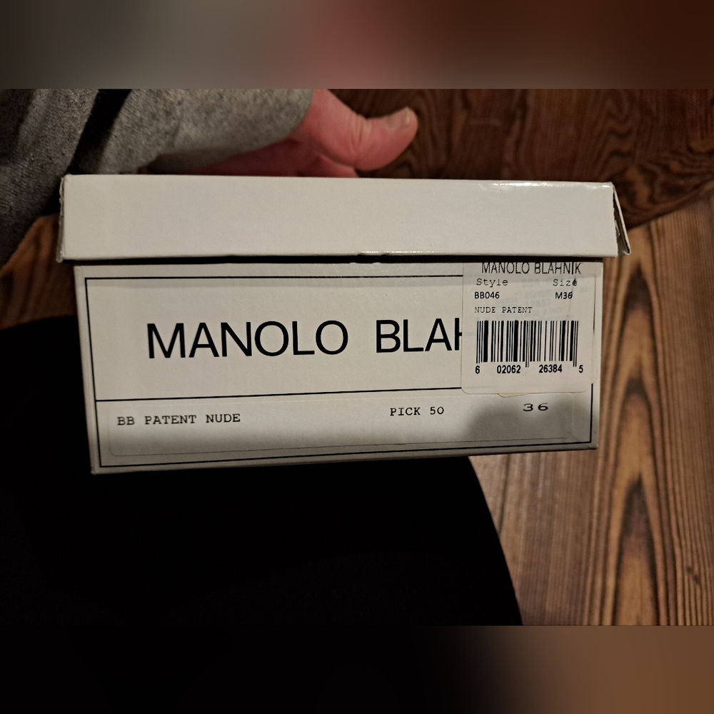 Like new Manola B